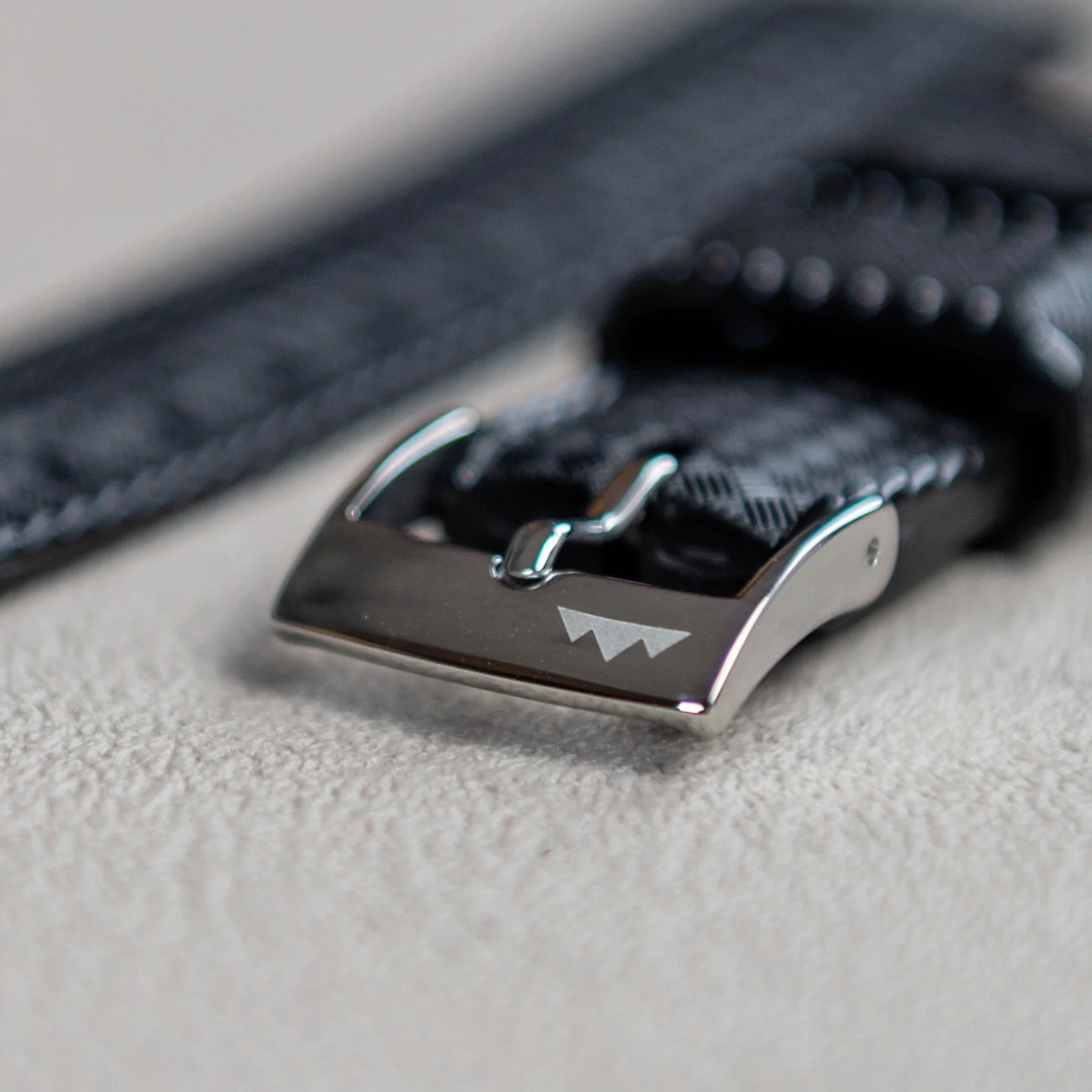 Black "Tropical" rubber strap - Image 3